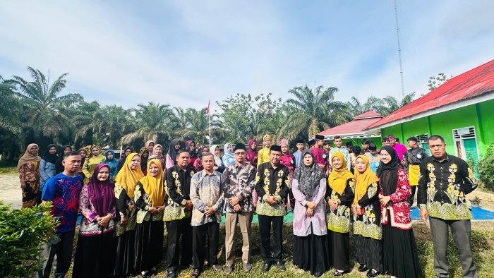 Lomba Fashion Show Meriahkan Hari Ini, Siswa Sorak Bergembira Lomba Fashion Show Meriahkan Hari Ini, Siswa Sorak Bergembira