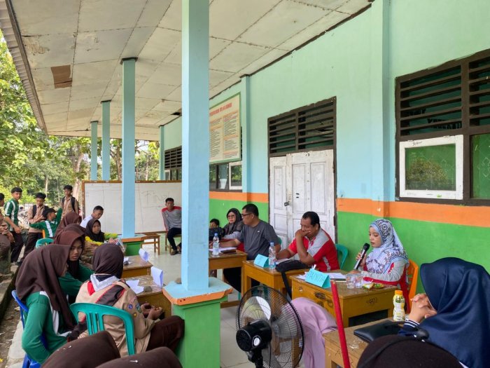 Cerdas Cermat Hari Guru: Ajang Prestasi dan Penghargaan untuk Guru Cerdas Cermat Hari Guru: Ajang Prestasi dan Penghargaan untuk Guru