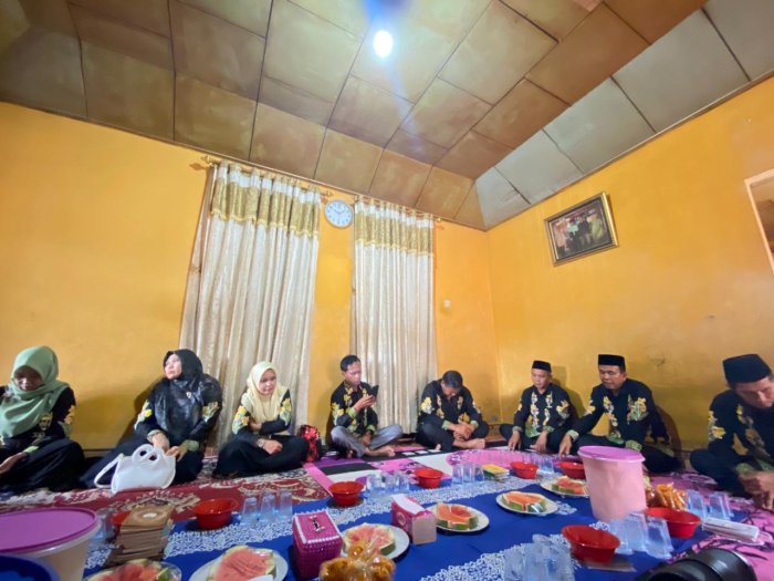 Duka Mendalam: Ayahanda Ibu Laura Salah Satu Guru MTsN 6 Bungo Telah Berpulang ke Rahmatullah Duka Mendalam: Ayahanda Ibu Laura Salah Satu Guru MTsN 6 Bungo Telah Berpulang ke Rahmatullah