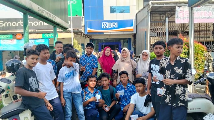 72 Siswa/i MTsN 6 Bungo Menerima Bantuan PIP 72 Siswa/i MTsN 6 Bungo Menerima Bantuan PIP