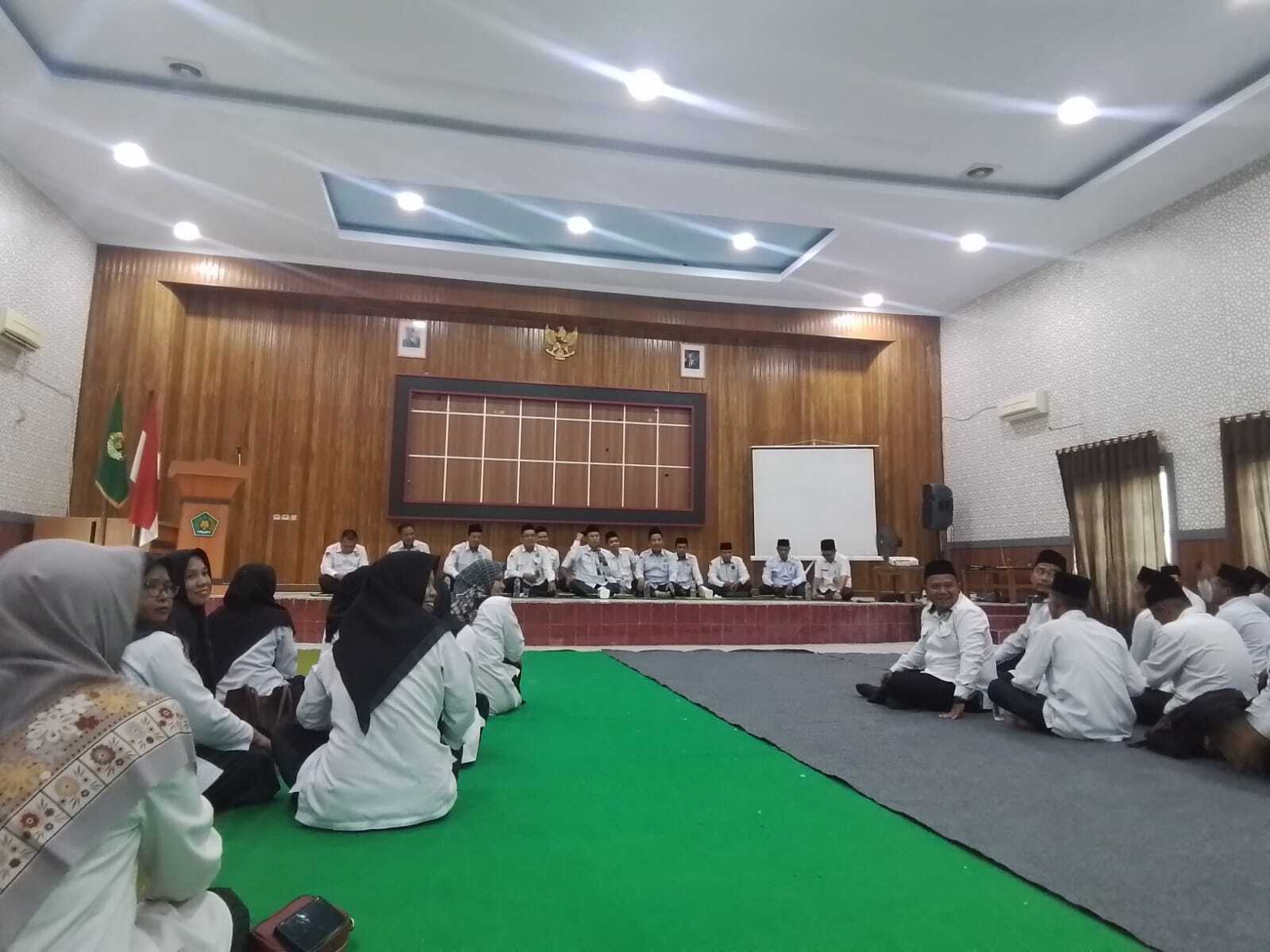 Perayaan Tasyakuran ASN PPPK di Kantor Kemenag Bungo Menginspirasi Dedikasi Profesional Perayaan Tasyakuran ASN PPPK di Kantor Kemenag Bungo Menginspirasi Dedikasi Profesional
