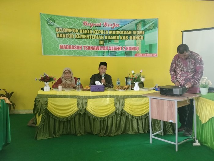 Bersinergi untuk Kemajuan Madrasah, Kepala MTsN 6 Bungo Hadir dalam Kegiatan K3M Bersinergi untuk Kemajuan Madrasah, Kepala MTsN 6 Bungo Hadir dalam Kegiatan K3M