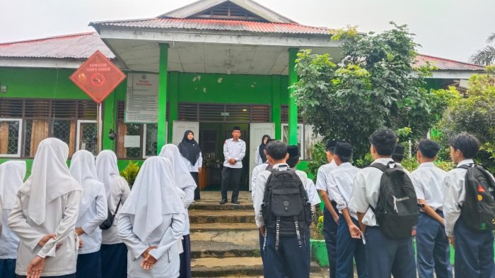 Langkah Awal Menuju Prestasi: Hari Pertama Ujian TKA MTsN 6 Bungo Langkah Awal Menuju Prestasi: Hari Pertama Ujian TKA MTsN 6 Bungo