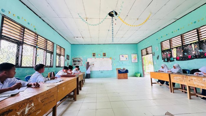 Guru IPS Ibu Behfi Nirwana Lubis Laksanakan Supervisi Pembelajaran untuk Tingkatkan Mutu Pengajaran Guru IPS Ibu Behfi Nirwana Lubis Laksanakan Supervisi Pembelajaran untuk Tingkatkan Mutu Pengajaran