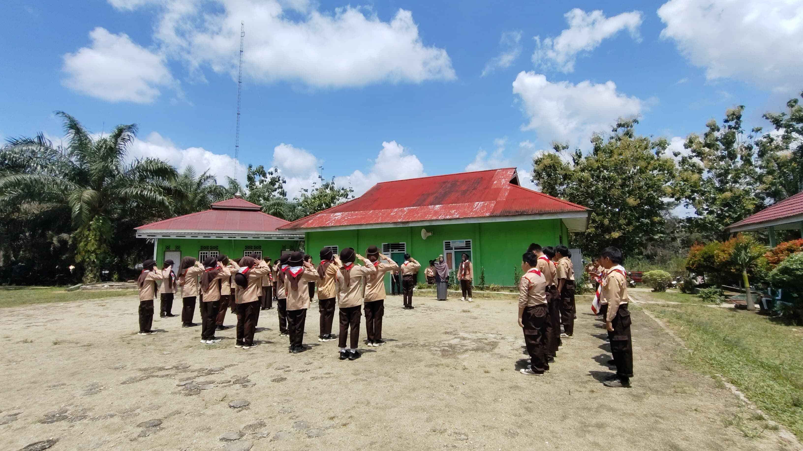 Kegiatan Pramuka di MTs Negeri 6 Bungo