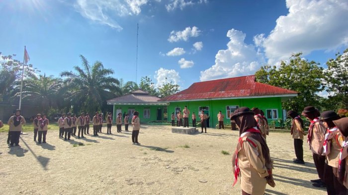 Semangat Tak Luntur! Pembukaan Penerimaan Tamu Ambalan MTsN 6 Bungo Berlangsung Lancar Meski Cuaca Panas Semangat Tak Luntur! Pembukaan Penerimaan Tamu Ambalan MTsN 6 Bungo Berlangsung Lancar Meski Cuaca Panas