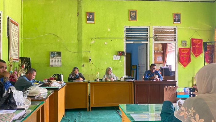 Semangat Menggelora: Guru dan Pembina MTsN 6 Bungo Bahas Persiapan PERSAMI Semangat Menggelora: Guru dan Pembina MTsN 6 Bungo Bahas Persiapan PERSAMI